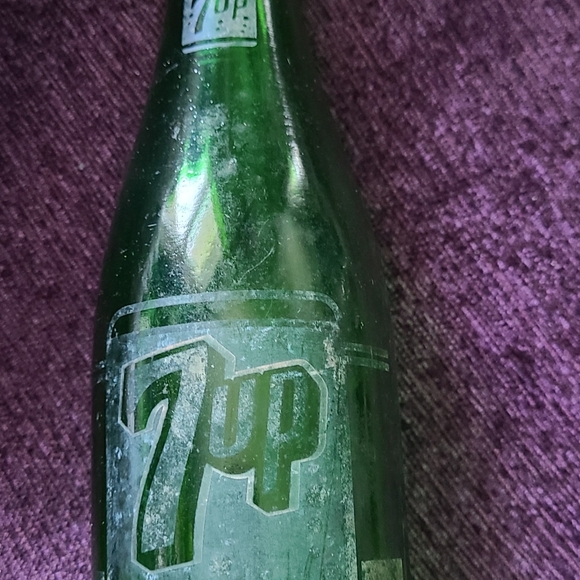 Lot of 3 Soda Bottles, 7 Up, Pepsi  and Coca Cola - Picture 10 of 12